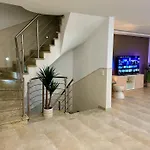 Modernes Ferienhaus, Sauna & Partyraum Zubuchbar 노이스