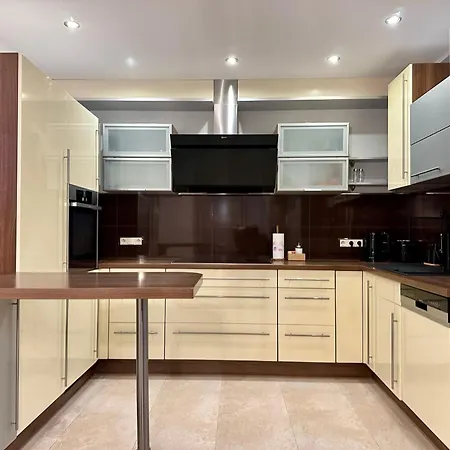 펜션 Modernes Ferienhaus, Sauna & Partyraum Zubuchbar