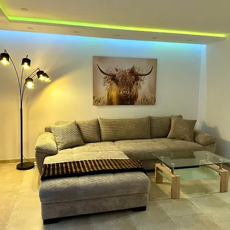 Prázdninový dům Modernes Ferienhaus, Sauna & Partyraum Zubuchbar Neuss