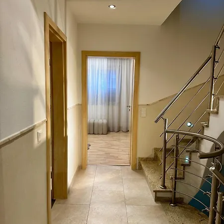 Prázdninový dům Modernes Ferienhaus, Sauna & Partyraum Zubuchbar