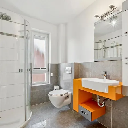Prázdninový dům Modernes Ferienhaus, Sauna & Partyraum Zubuchbar