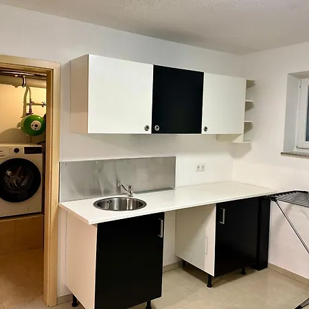 Prázdninový dům Modernes Ferienhaus, Sauna & Partyraum Zubuchbar Neuss