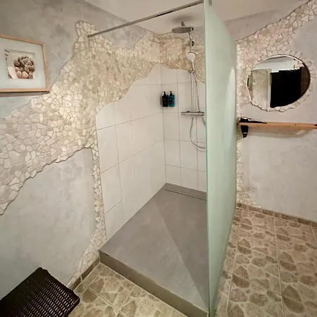 Prázdninový dům Modernes Ferienhaus, Sauna & Partyraum Zubuchbar Neuss