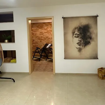 Prázdninový dům Modernes Ferienhaus, Sauna & Partyraum Zubuchbar Neuss