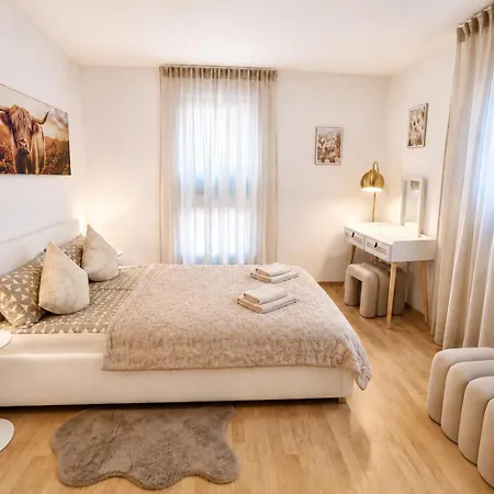 Modernes Ferienhaus, Nahe Düsseldorf, Sauna Optional, 160qm
