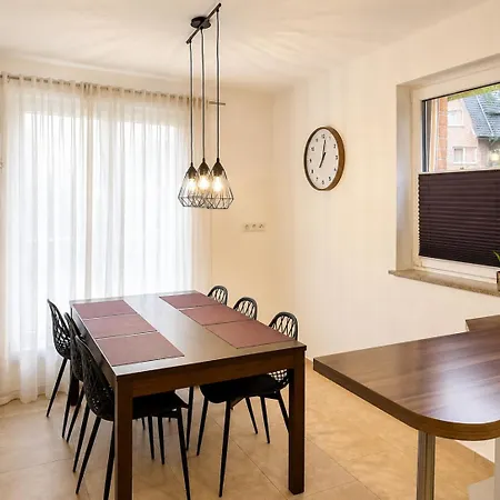 Modernes Ferienhaus, Nahe Düsseldorf, Sauna Optional, 160qm Ferienhaus