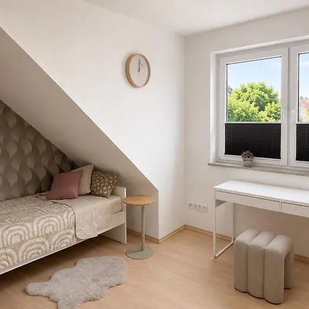Modernes Ferienhaus, Nahe Düsseldorf, Sauna Optional, 160qm Neuss