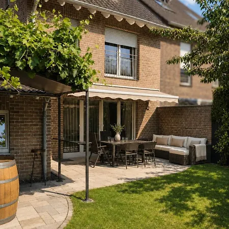Ferienhaus Modernes Ferienhaus, Nahe Düsseldorf, Sauna Optional, 160qm Neuss