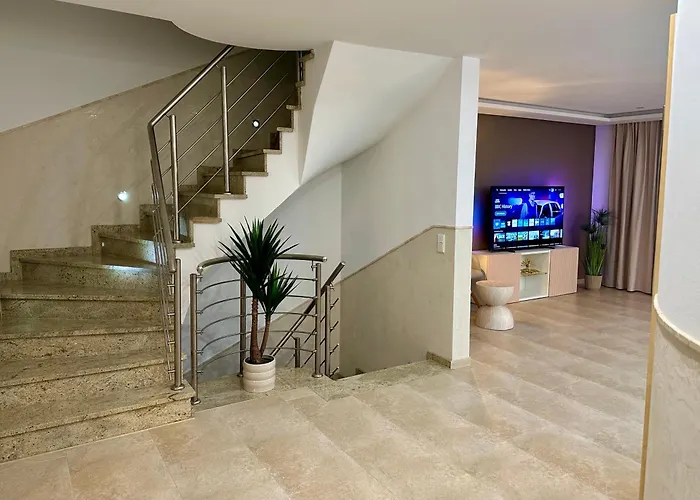 Modernes Ferienhaus, Nahe Duesseldorf, Sauna Optional, 160qm Neuss