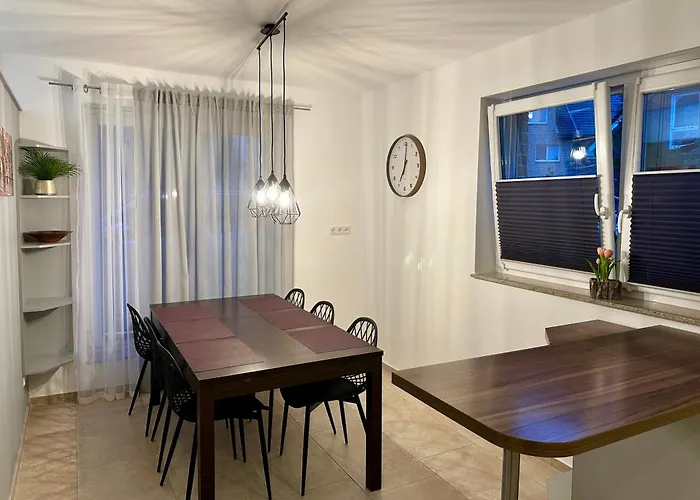 Modernes Ferienhaus, Nahe Duesseldorf, Sauna Optional, 160qm