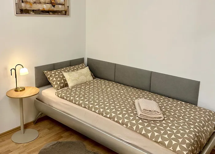 Vakantiehuis Modernes Ferienhaus, Nahe Duesseldorf, Sauna Optional, 160qm *