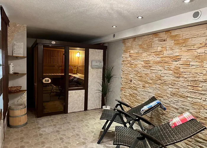 Vakantiehuis Modernes Ferienhaus, Nahe Duesseldorf, Sauna Optional, 160qm Neuss