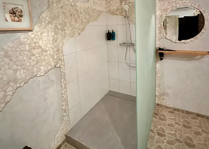 Vakantiehuis Modernes Ferienhaus, Nahe Duesseldorf, Sauna Optional, 160qm Neuss