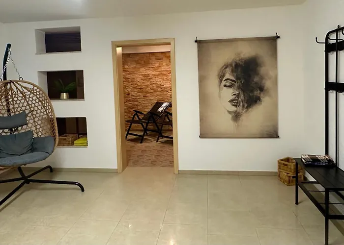 Vakantiehuis Modernes Ferienhaus, Nahe Duesseldorf, Sauna Optional, 160qm Neuss